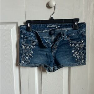 Amethyst Jeans Blue Denim Embroidered Low-Rise Shorts